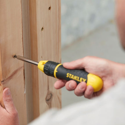 Afbeelding STANLEY multibit schroevendraaier met ratel 0-68-010