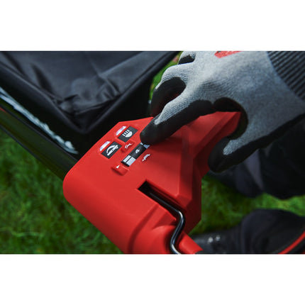 Afbeelding MILWAUKEE® m18 fuel™ accu grasmaaier (2x18v) met loopondersteuning en 46 cm maaibreedte M18 F2LM46