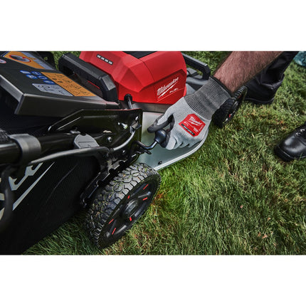 Afbeelding MILWAUKEE® m18 fuel™ accu grasmaaier (2x18v) met loopondersteuning en 46 cm maaibreedte M18 F2LM46