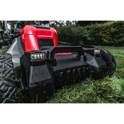 Afbeelding MILWAUKEE® m18 fuel™ accu grasmaaier (2x18v) met loopondersteuning en 53 cm maaibreedte M18 F2LM53