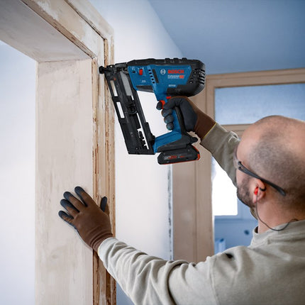 Bosch GNH 18V-64-2 M SOLO ACCUHOUTTACKER      IN L-BOXX