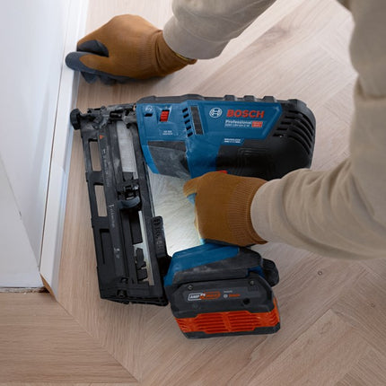 Bosch GNH 18V-64-2 M SOLO ACCUHOUTTACKER      IN L-BOXX