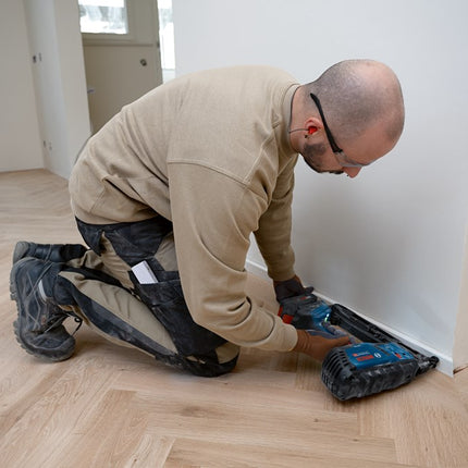 Bosch GNH 18V-64-2 M SOLO ACCUHOUTTACKER      IN L-BOXX