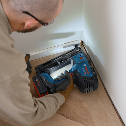 Bosch GNH 18V-64-2 M SOLO ACCUHOUTTACKER      IN L-BOXX