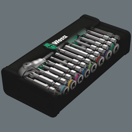 <b>Innovatieve textielen boxen</b><br/>De innovatieve textielen boxen bieden een verrassende verlichting bij de mobiliteit en nemen minder plaats in. Dezelfde hoeveelheid gereedschap die tot dusver met minstens één hand aan een handvat moest worden gedragen, is nu in een compacte box verpakt, die op