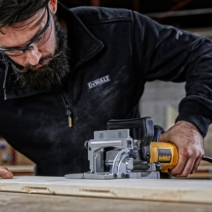 DeWALT Lamellenfreesmachine DW682K