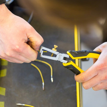 STANLEY DYNAGRIP STRIPTANG CG 150MM