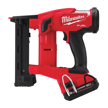 Milwaukee M18 FNCS18GS-202X Afwerkingstacker 18V (accu tacker)