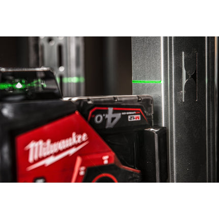 Milwaukee M12™ driedimensionale laser met 3 groene 360° laser cirkels - M12 3PL-0C