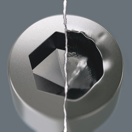 <b>Hex-Plus</b><br/>Binnen-zeskantschroeven zijn moeilijk te verwerken omdat de contactvlakken, die de kracht van het gereedschap op de schroef overbrengen, zeer smal zijn. Het Resultaat: De schroefkop kan beschadigd raken. Hex-Plus biedt grotere contactvlakken, die dit voorkomt! Goed om te weten: H