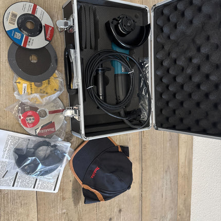 Makita GA5030RSP2 230V Haakse Slijper 125mm - Tweede Kans