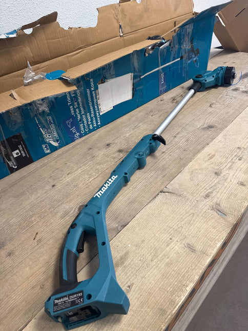 Makita DUR193Z LXT 18V Trimmer in Doos - Tweede Kans
